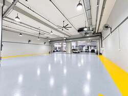 Carros Centre (D25), Factory #618128531